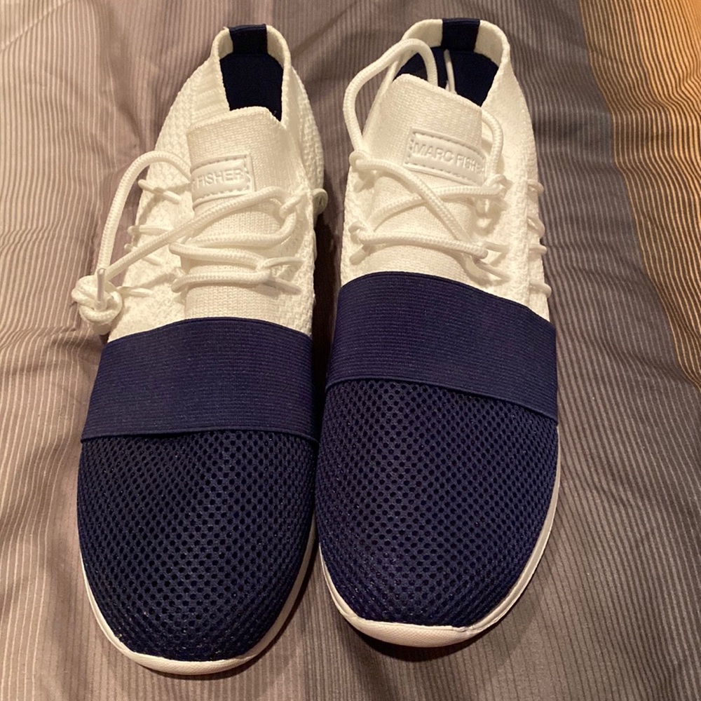 New. Navy and white mesh tennis shoe